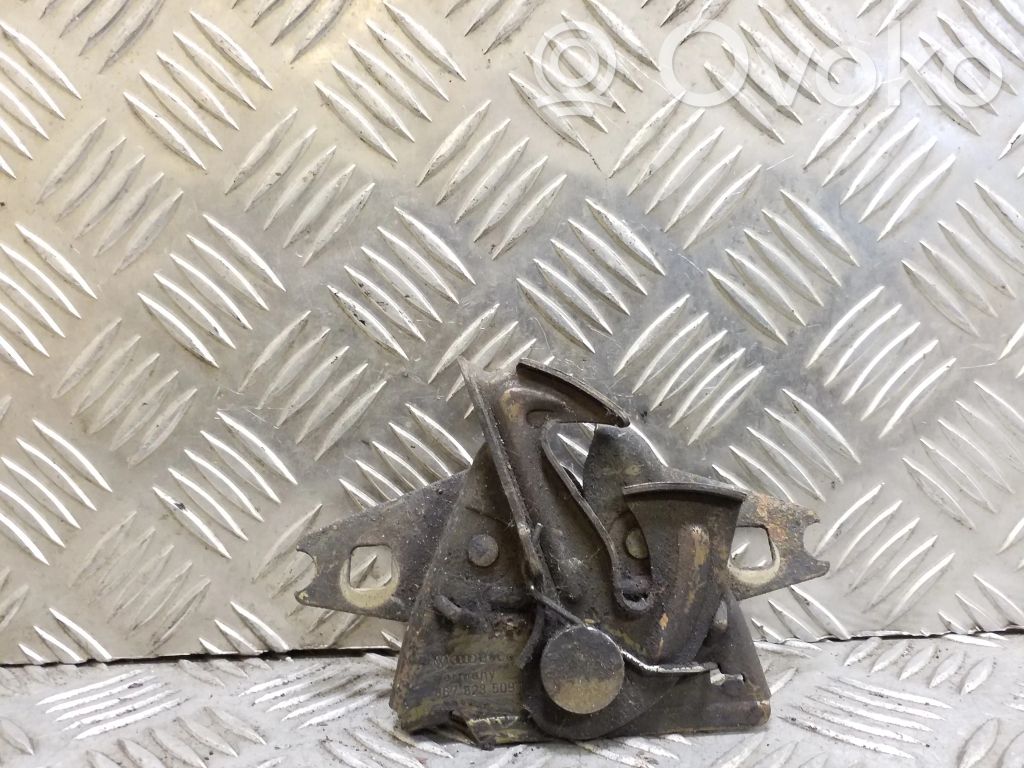 Volkswagen PASSAT B4 Serrure de capot