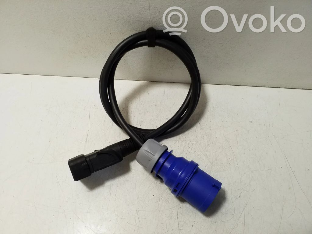 Electric car charging cable   7PP971678FK