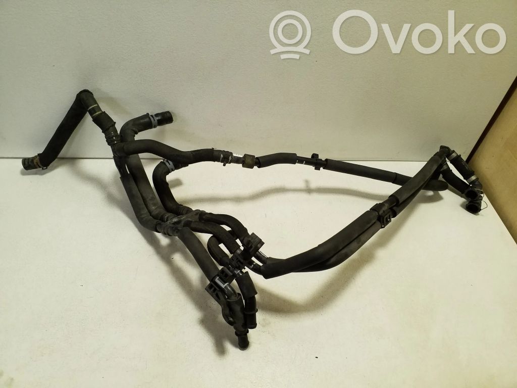 Audi e-tron Engine coolant pipe/hose 