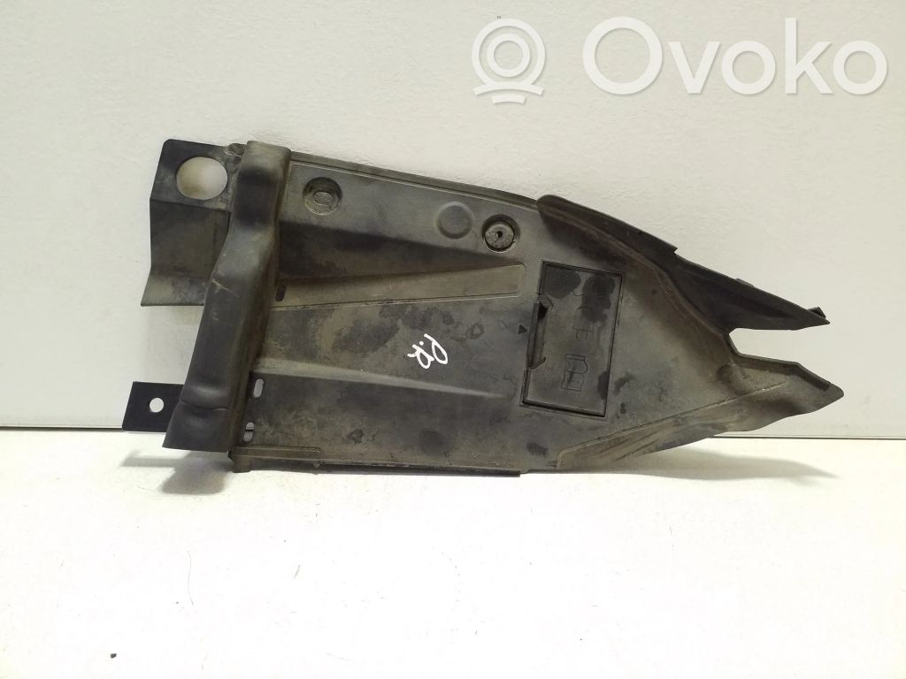 Muu moottoritilan osa   4KE821942,4KE821943