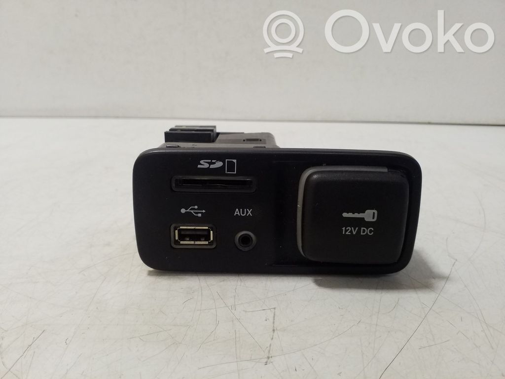 Jeep Cherokee USB socket connector 