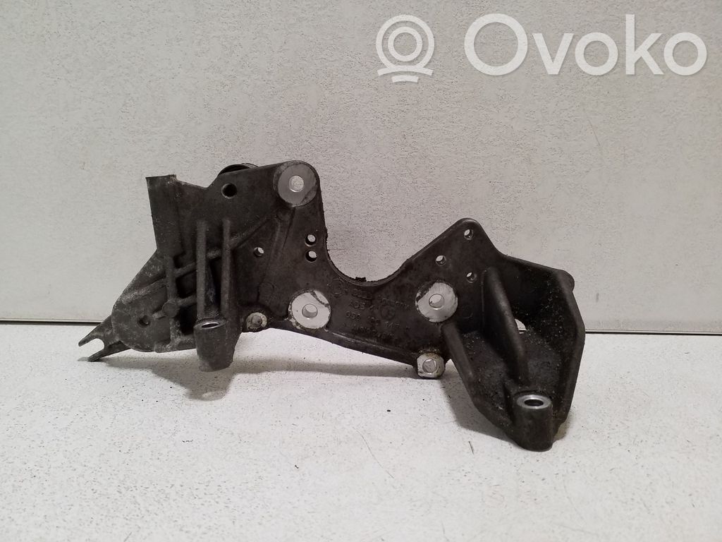 Volkswagen Touareg II Supporto della pompa del carburante 