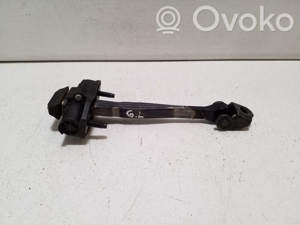 Volvo XC60 Takaoven pidätin 