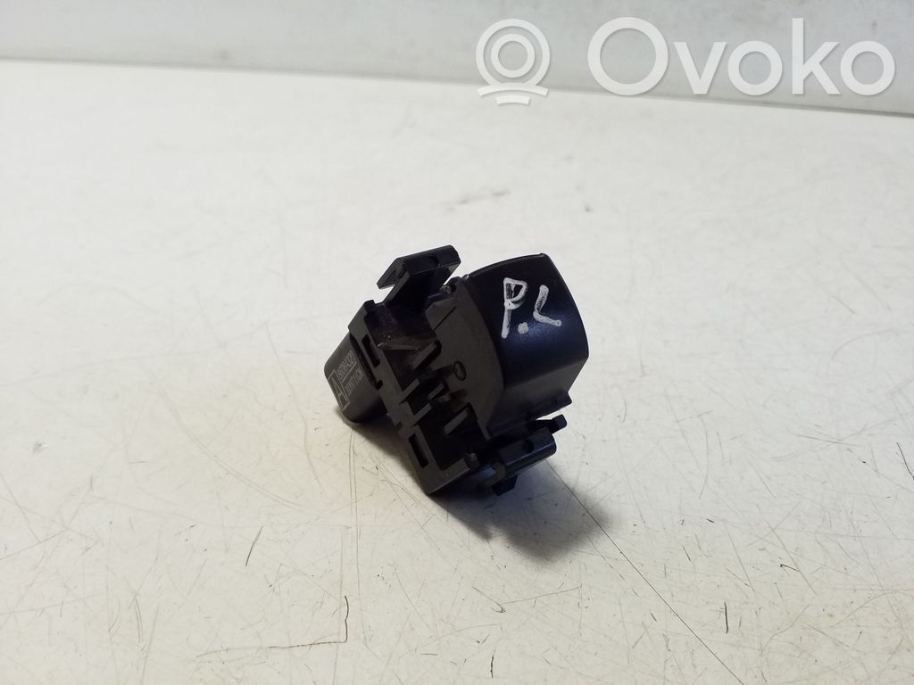 Mitsubishi L200 Electric window control switch 