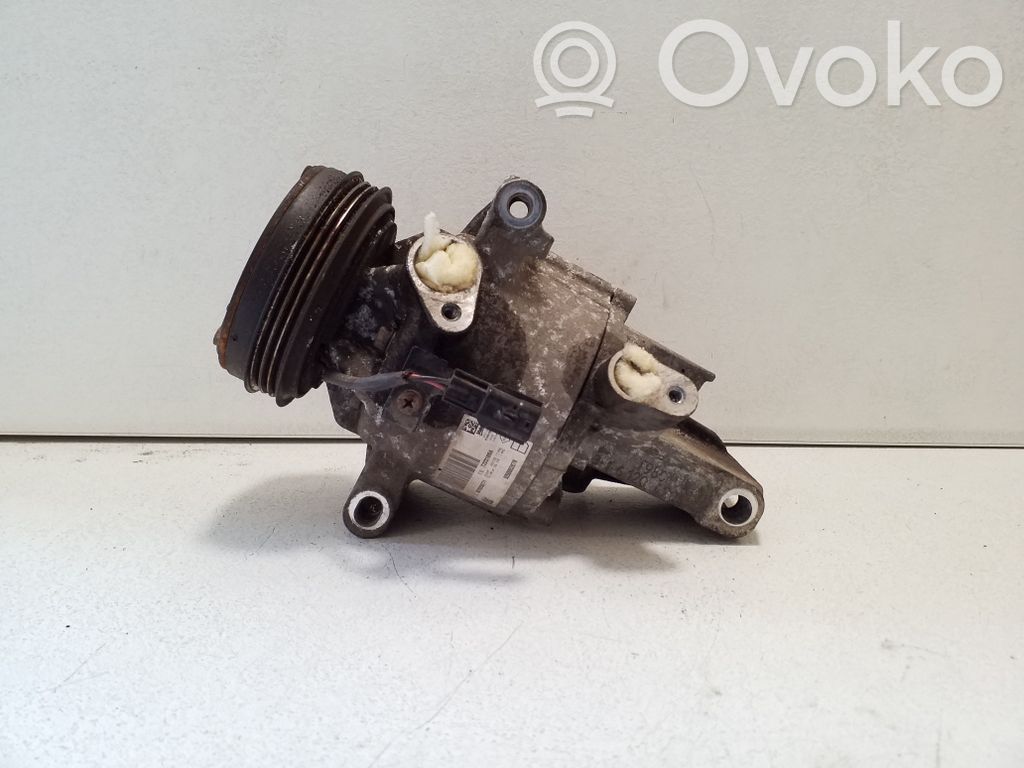 Dacia Sandero II Air conditioning (A/C) compressor (pump) 