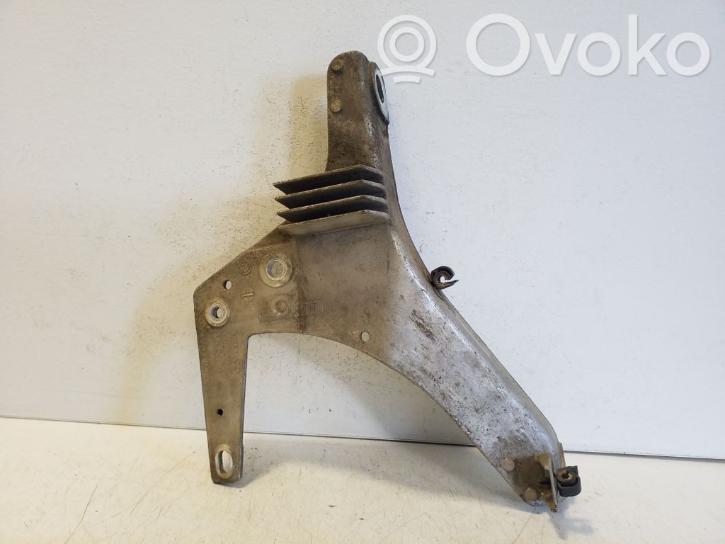 Polestar 2 Hybrid/electric vehicle battery bracket 