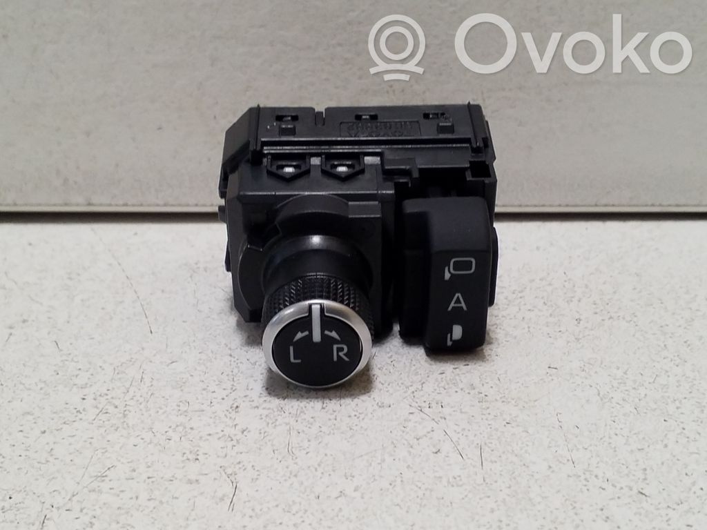 Toyota bZ4X Wing mirror switch 