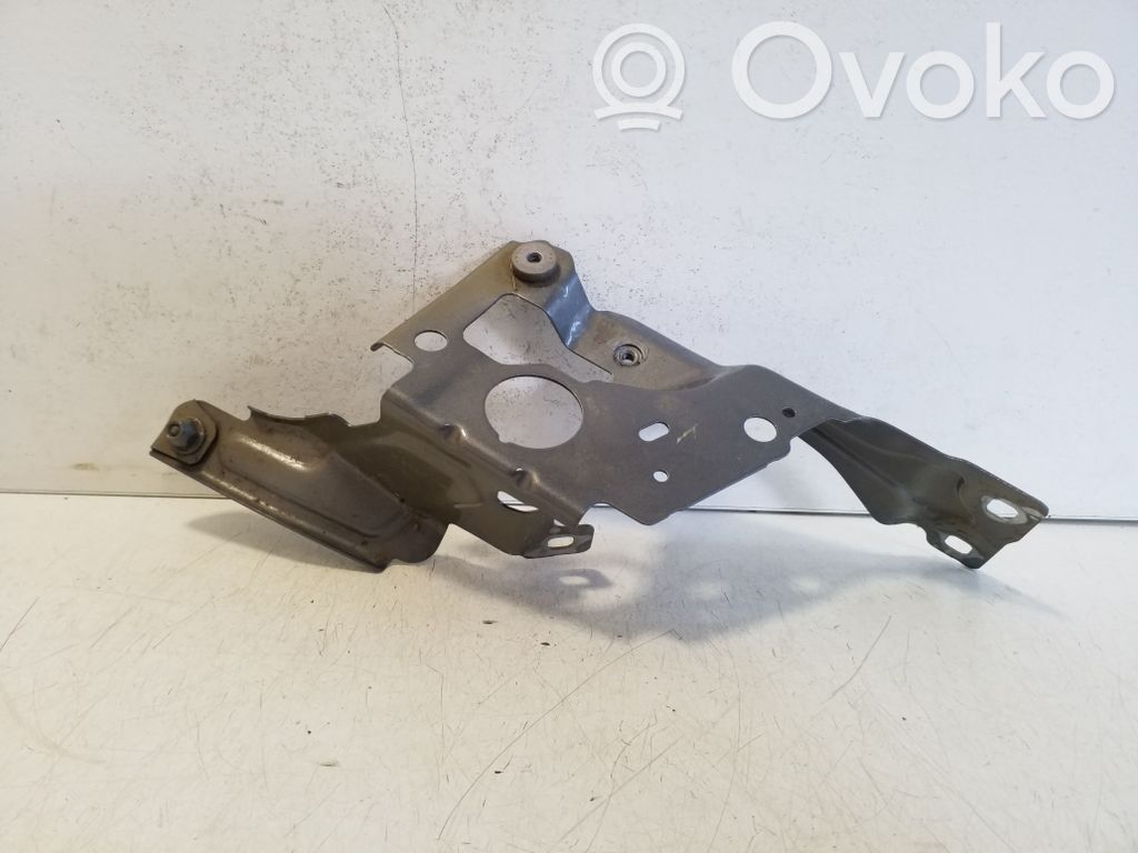 BMW i4 Fender mounting bracket 