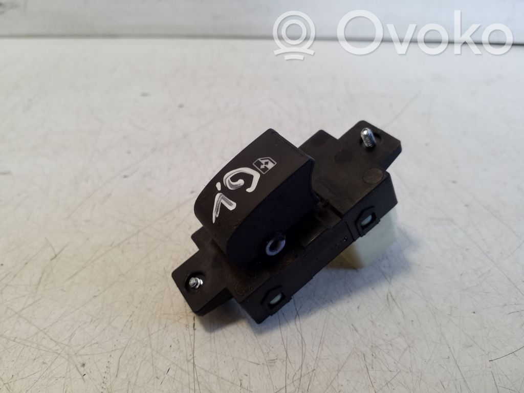 Chevrolet Captiva Electric window control switch 