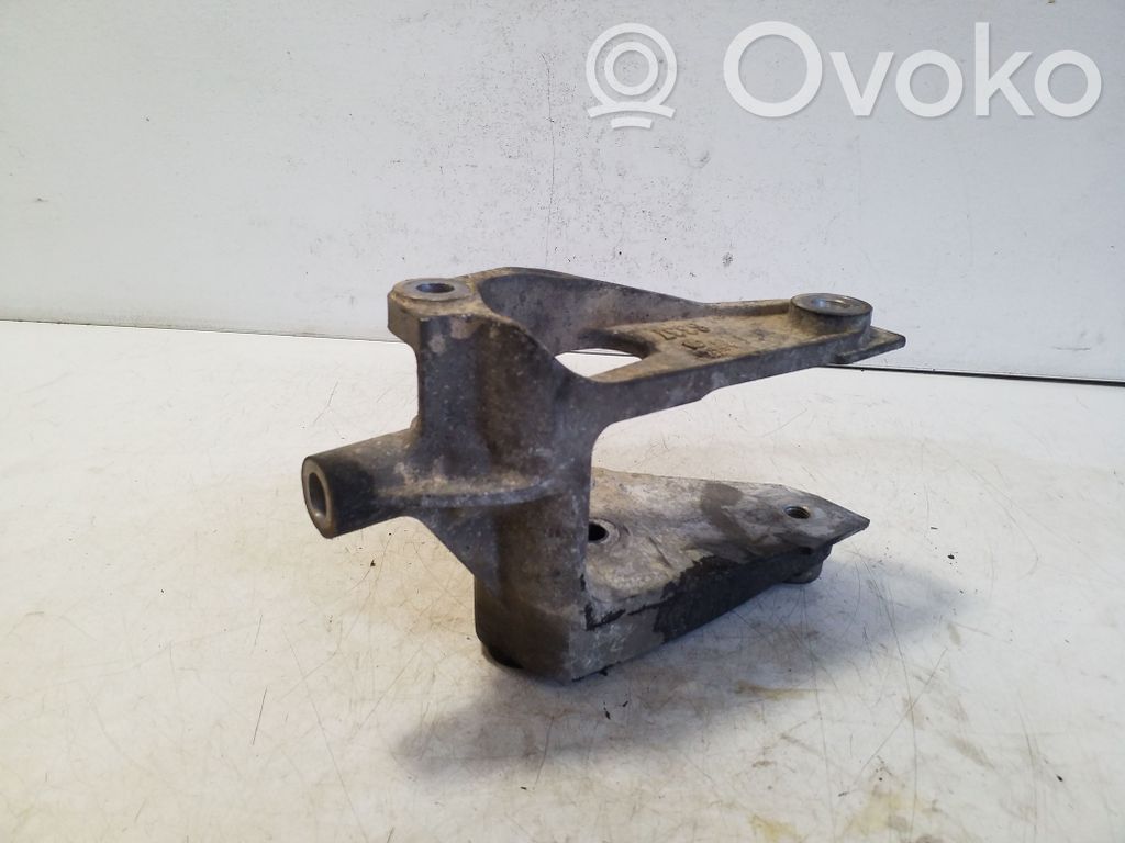 Engine mounting bracket   X00767B