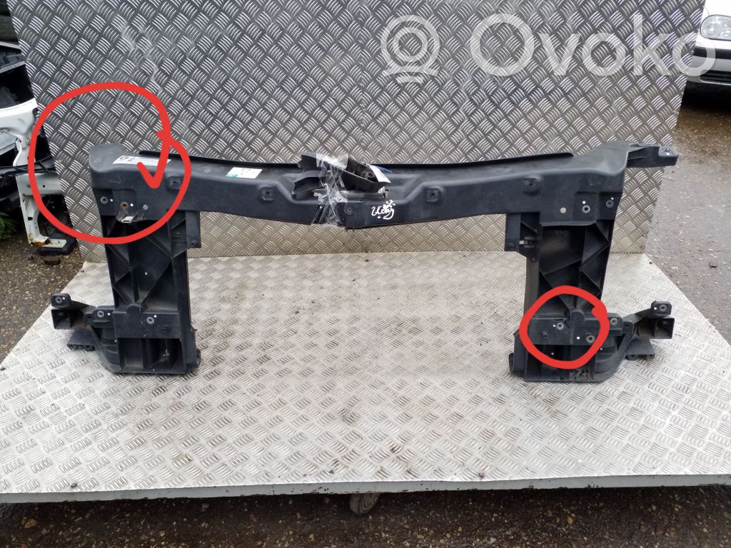 Volkswagen Crafter Viršutinė dalis radiatorių panelės (televizoriaus) 