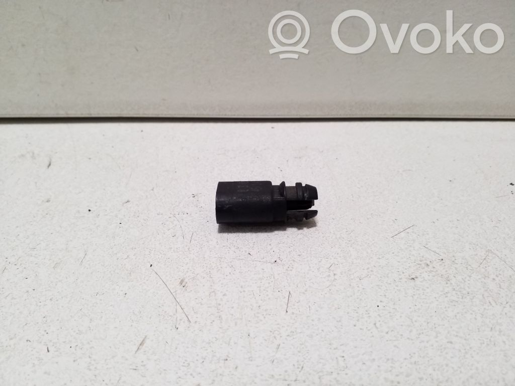 Sensor de temperatura interna/externa   8Z0820535