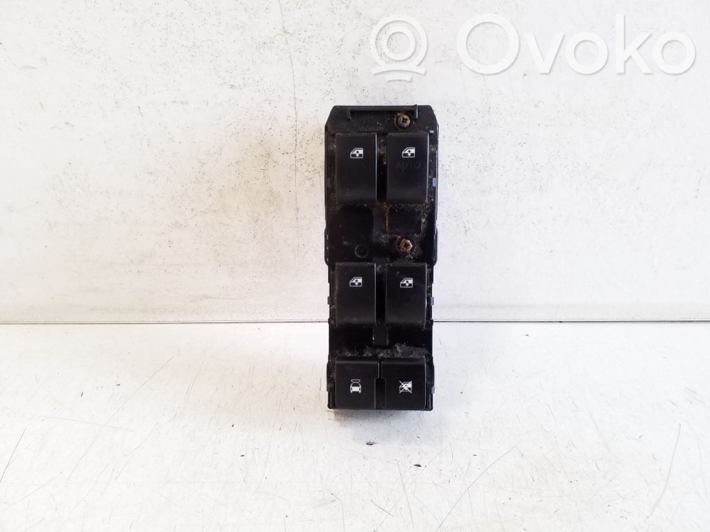 Chevrolet Captiva Electric window control switch 