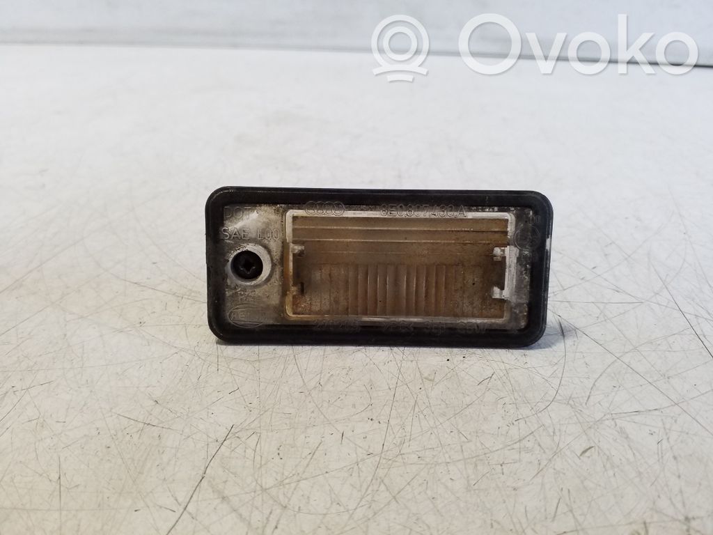 Audi A6 S6 C6 4F Éclairage de plaque d'immatriculation 