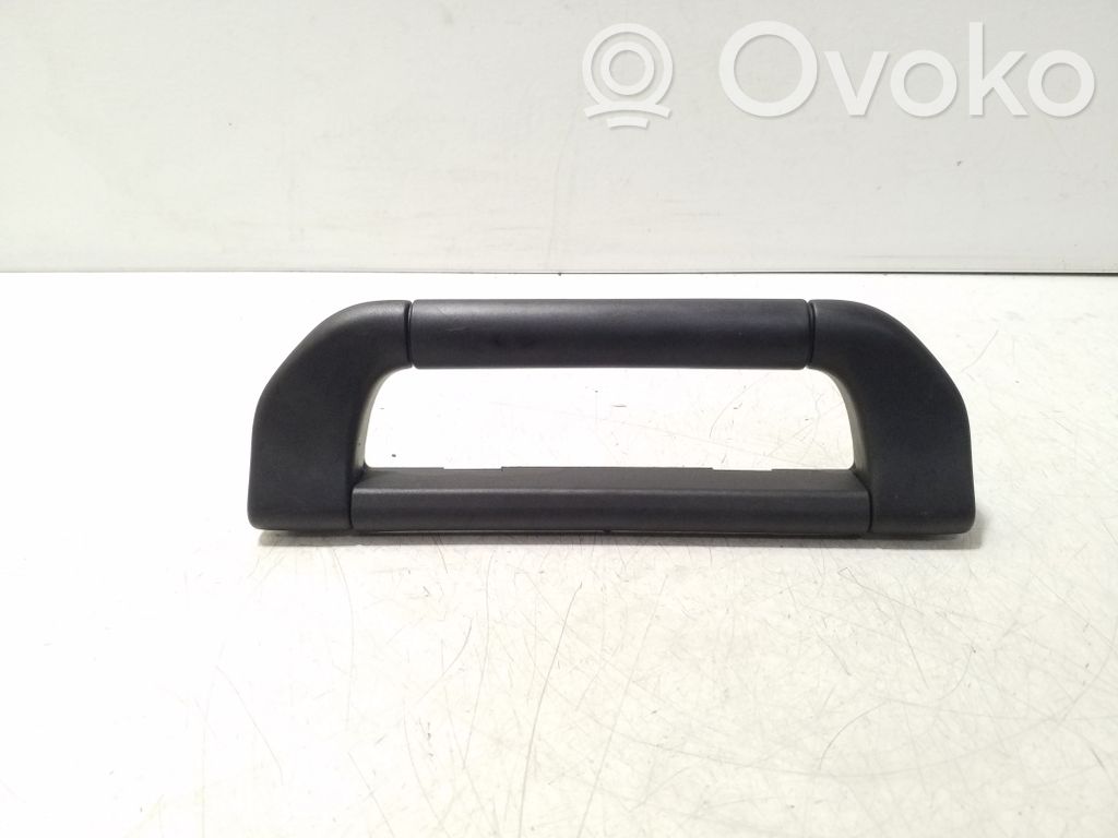Asidero interior delantero   8257226