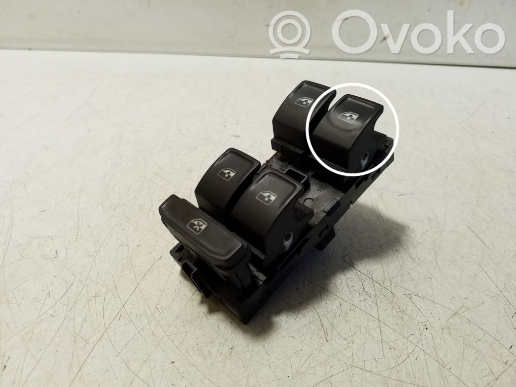 Volkswagen PASSAT B8 Electric window control switch 
