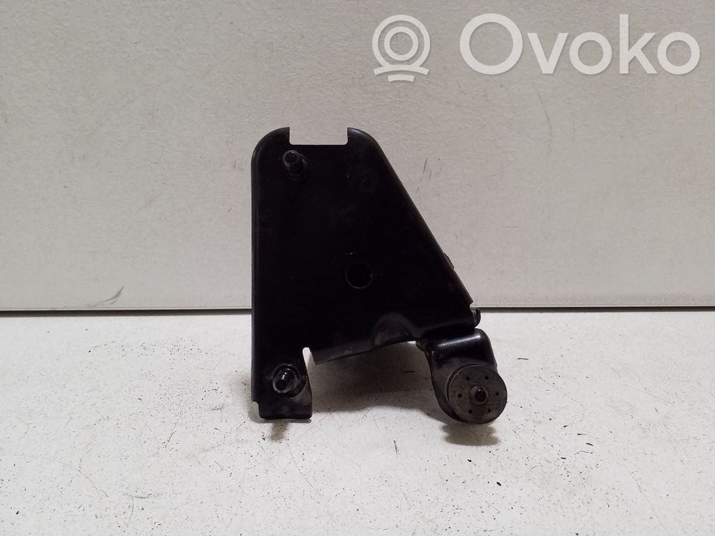 ABS-pumpun kiinnike   5Q2614235E