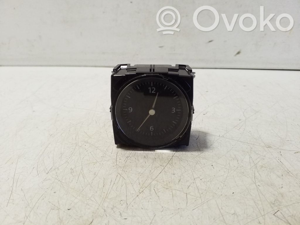Volkswagen PASSAT B8 Orologio 