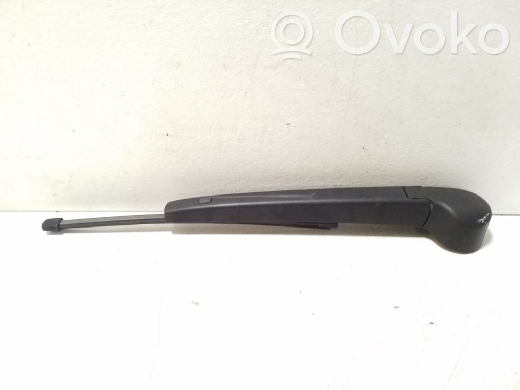 Volkswagen Golf VIII Ramię wycieraczki szyby tylnej 