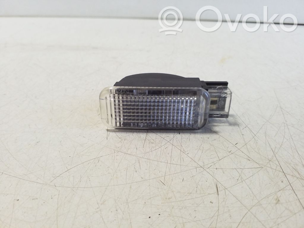 Otras luces interiores   4B0947415A