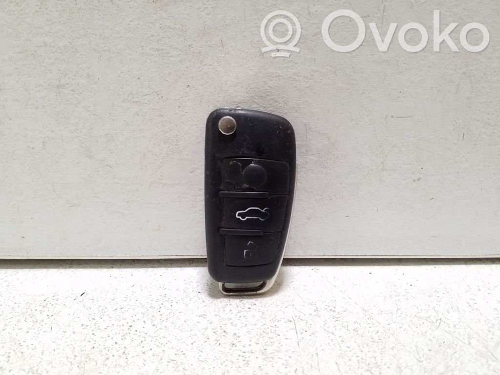 Audi Q3 8U Virta-avain/kortti 