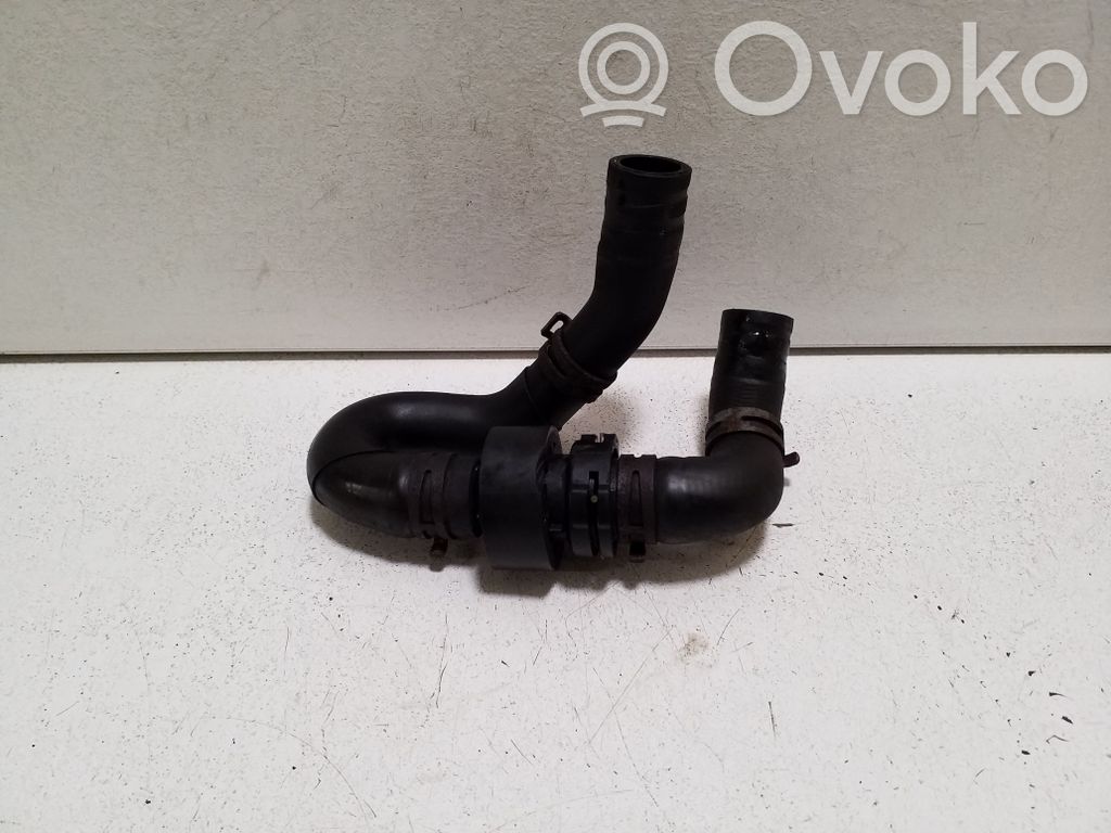 Audi Q3 8U Tuyau de liquide de refroidissement moteur