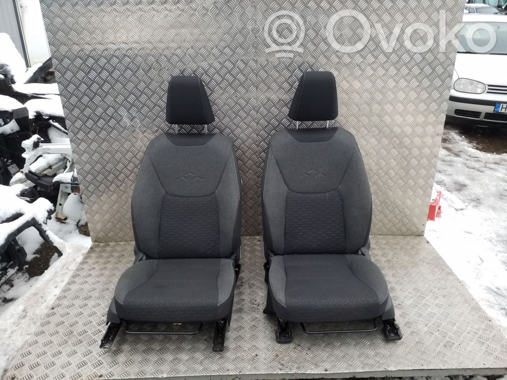 Toyota Yaris Cross Set interni 