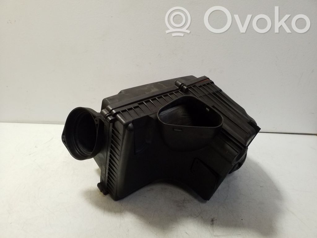 Volvo XC60 Air filter box 