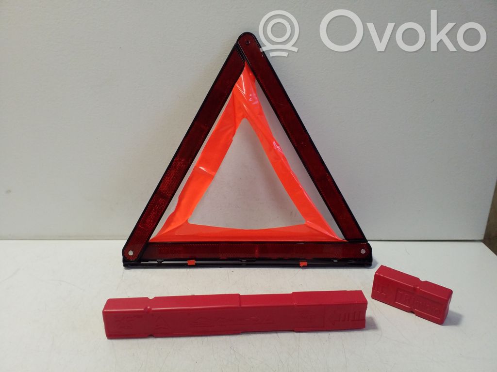 Triangle d'avertissement   8K0860251