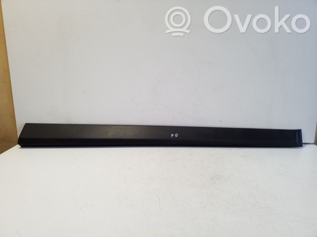 KIA Stonic Listón embellecedor de la puerta delantera (moldura) 