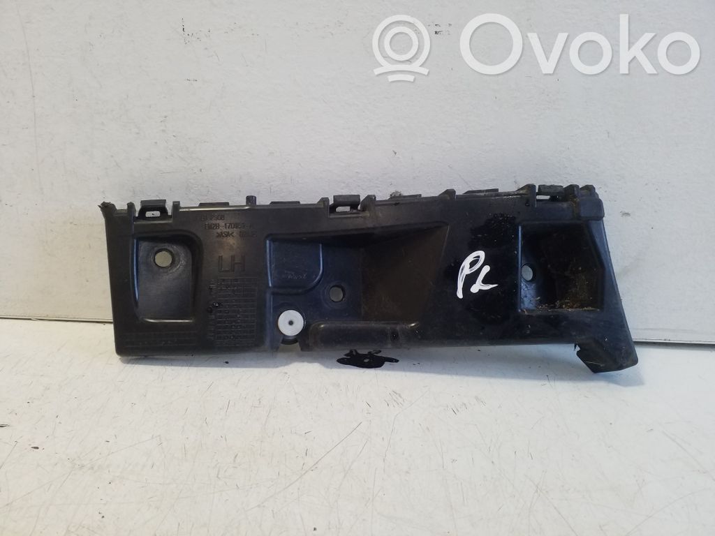 Front bumper mounting bracket   EM2B17D959A