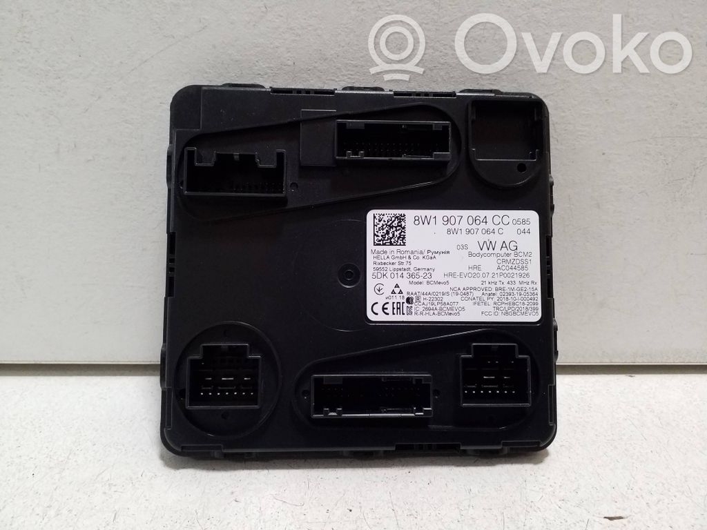 Audi A5 Korin keskiosan ohjainlaite 