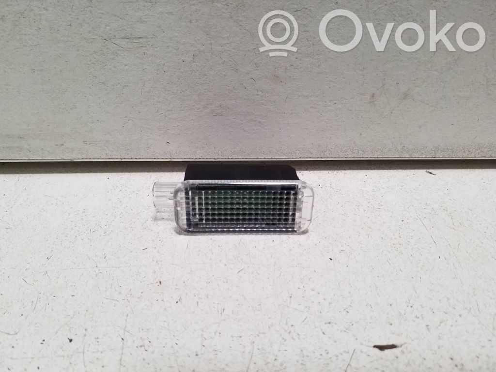 Otras luces interiores   4E0947415