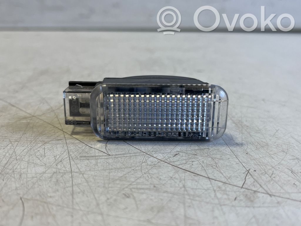 Audi Q3 F3 Lampă torpedou 