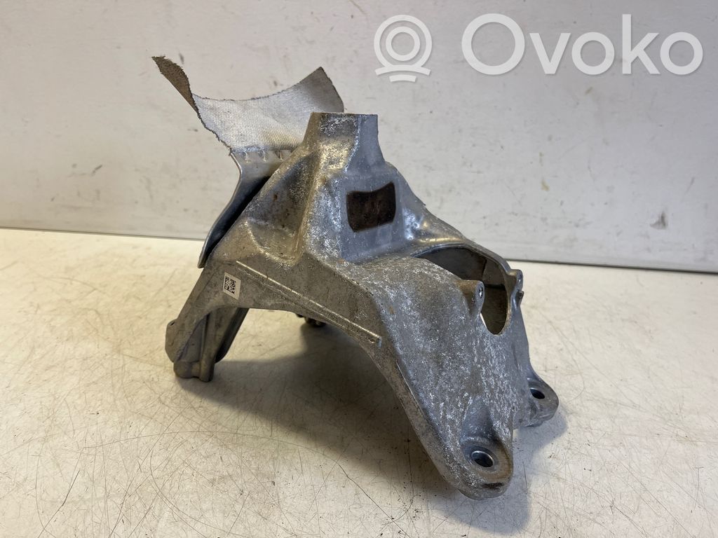 Audi A5 Engine mounting bracket 