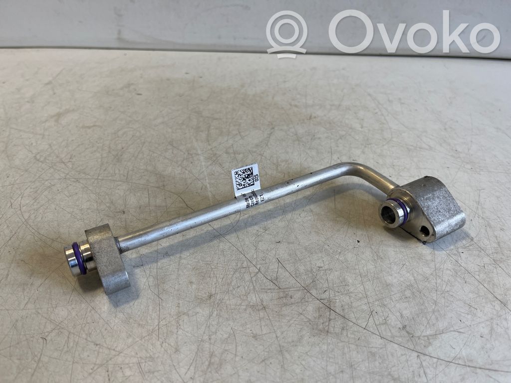 Porsche Taycan 9J1 Ilmastointilaitteen putki (A/C) 