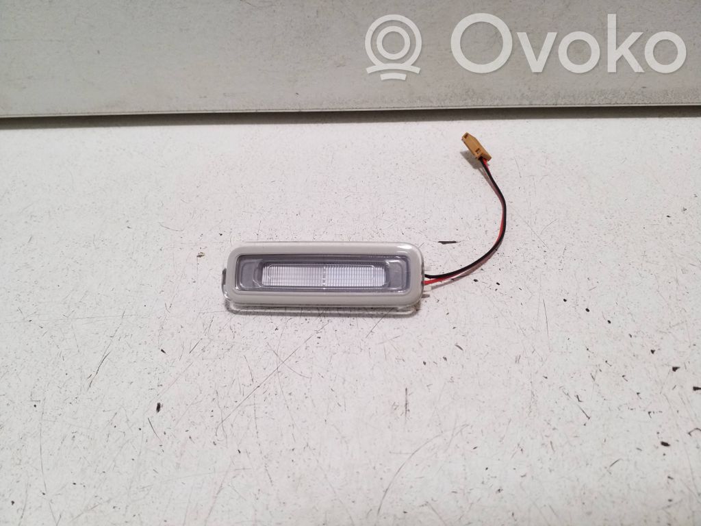 Porsche Taycan 9J1 Etuistuimen valo 