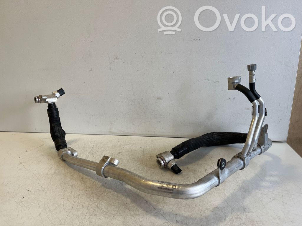 Porsche Taycan 9J1 Ilmastointilaitteen putki (A/C) 