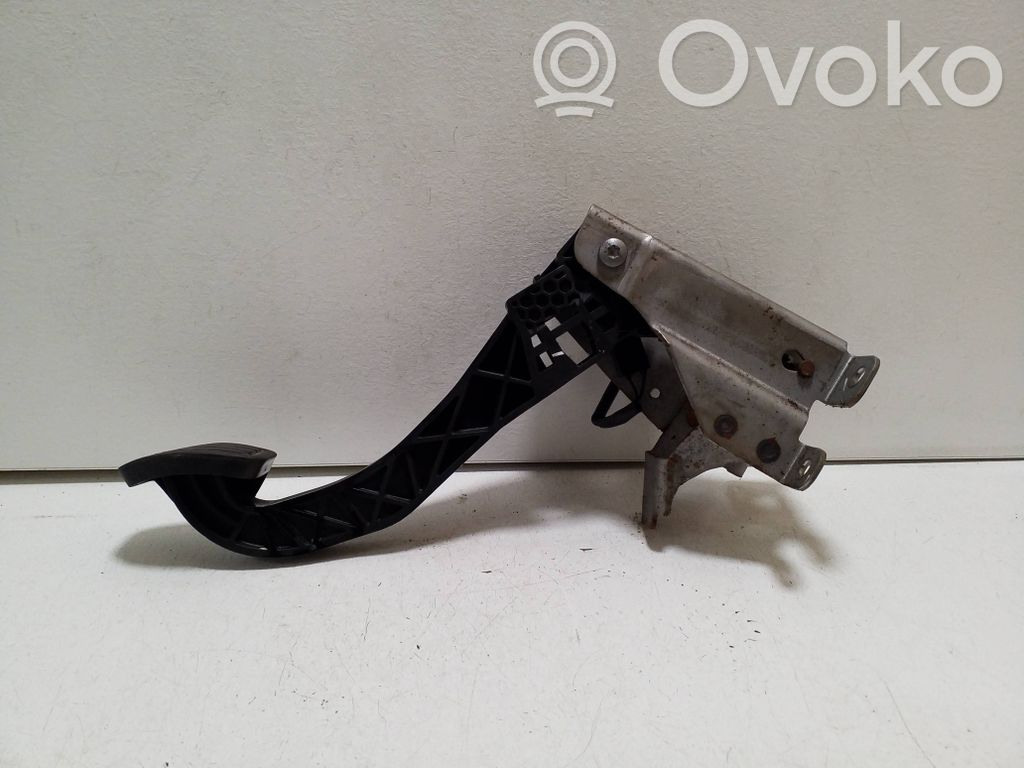 Pedal de embrague   P1002662