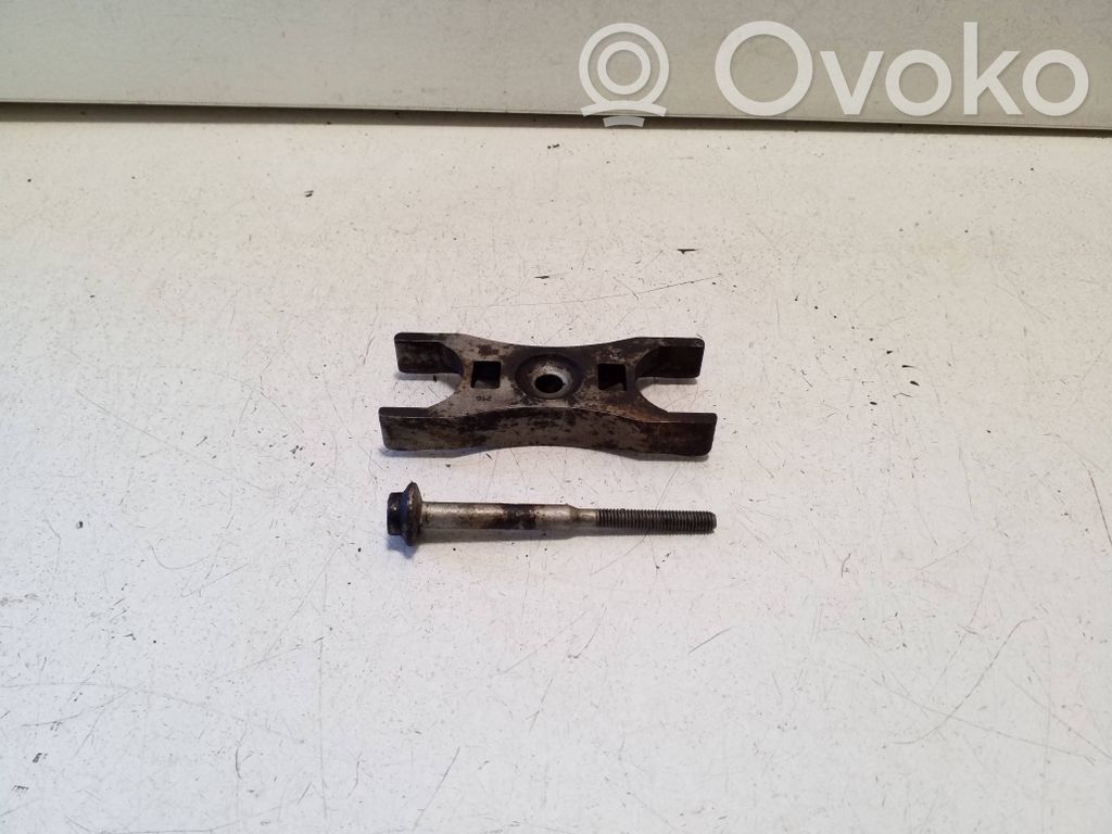 Volkswagen Crafter Bridă fixare injector 