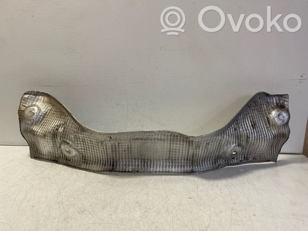 Audi Q7 4M Paracalore nel vano motore