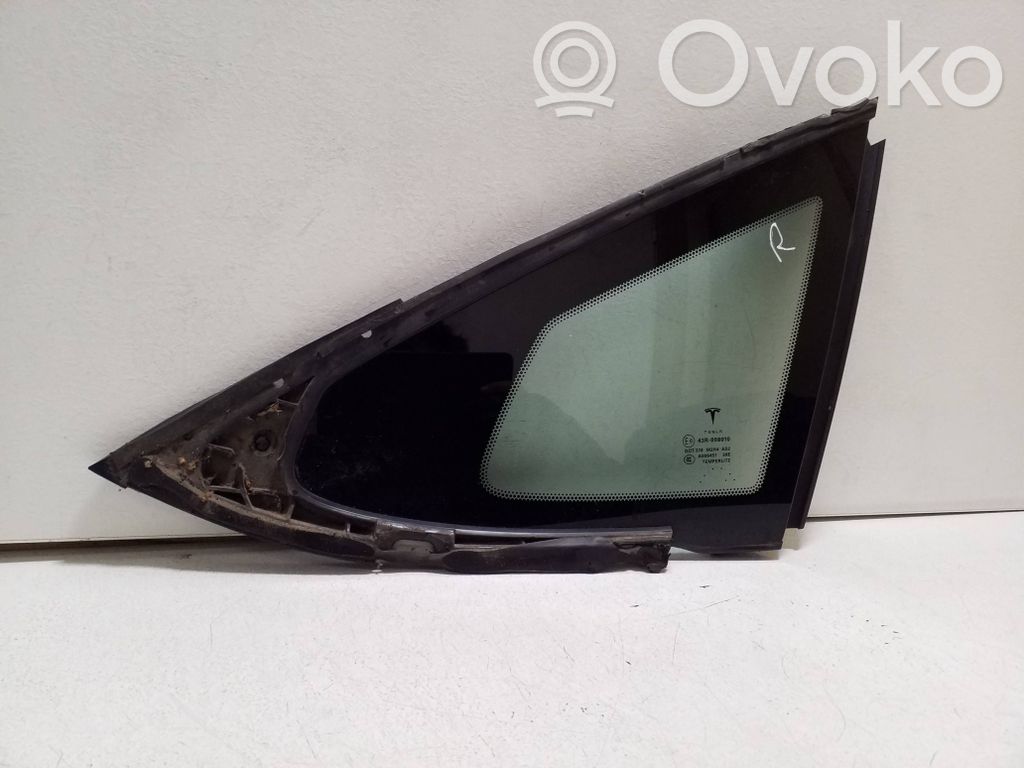 Seitenscheibe hinten   105182100A
