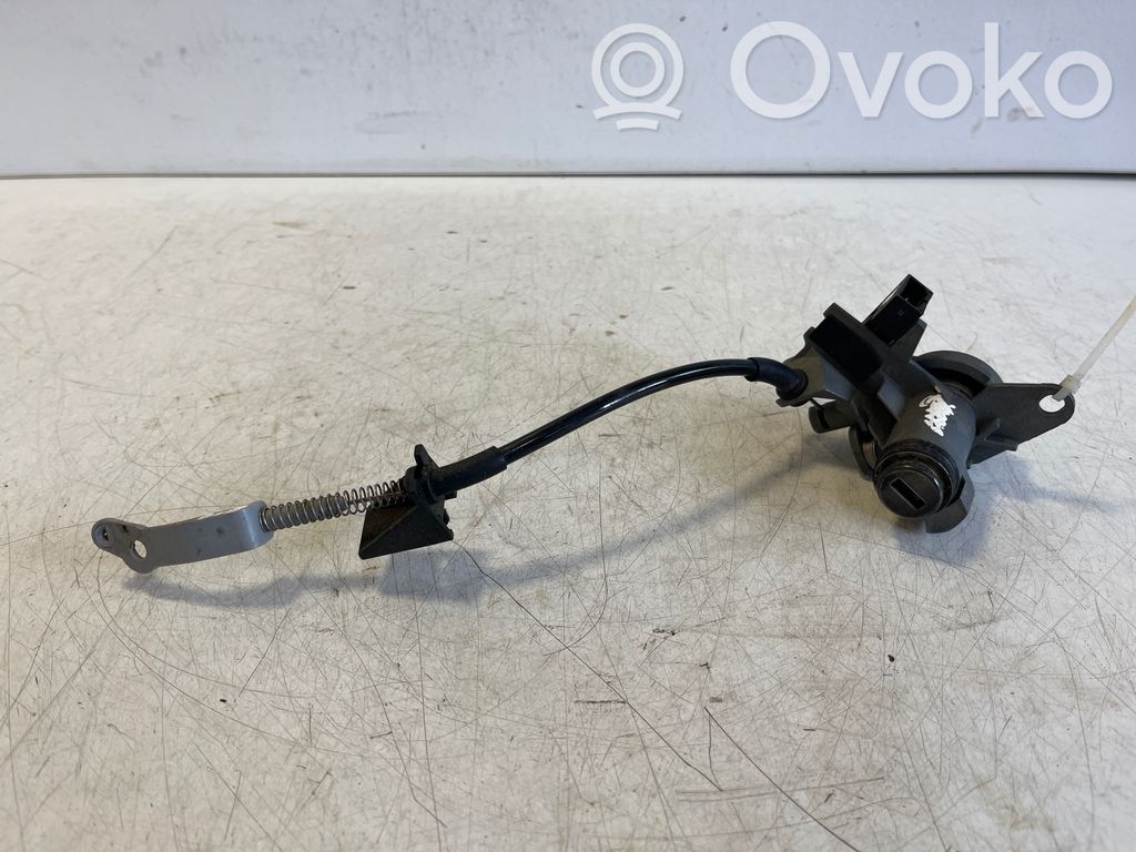 Audi A4 S4 B6 8E 8H Takaluukun ulkopuolinen lukko 