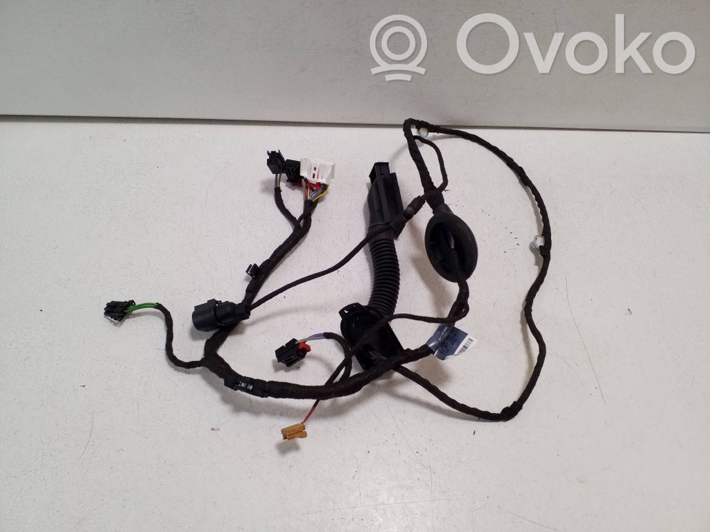 Audi Q2 - Cableado de puerta trasera 