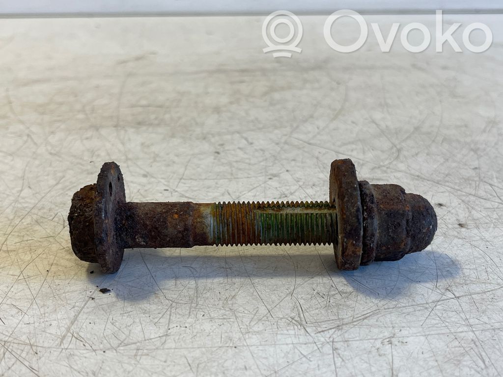 Nissan X-Trail T31 Tornillo de cámara de la suspensión trasera 