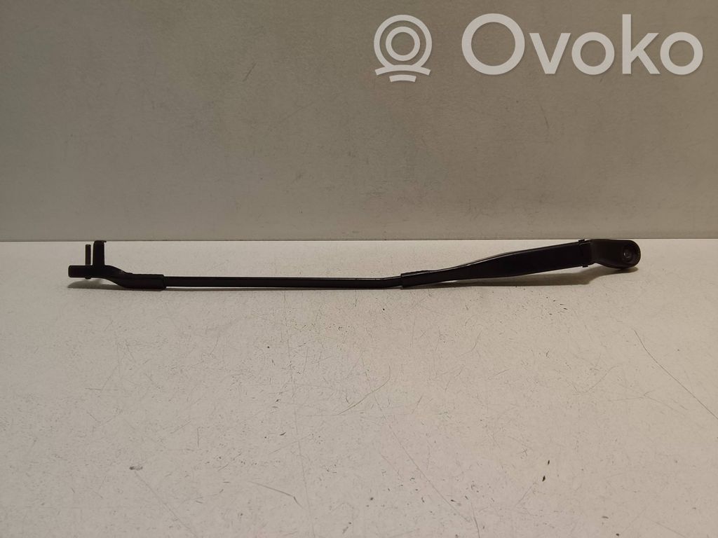 Volkswagen PASSAT B5.5 Wischerarm vorne 