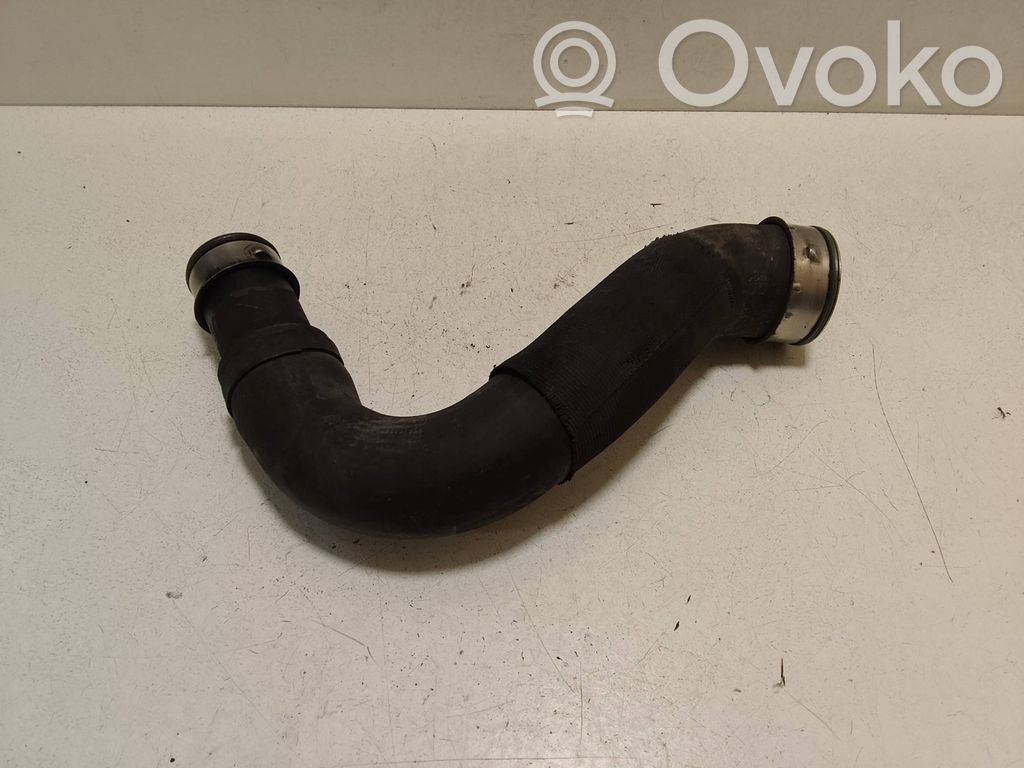 Volkswagen Touareg I Manguera/tubo del intercooler 