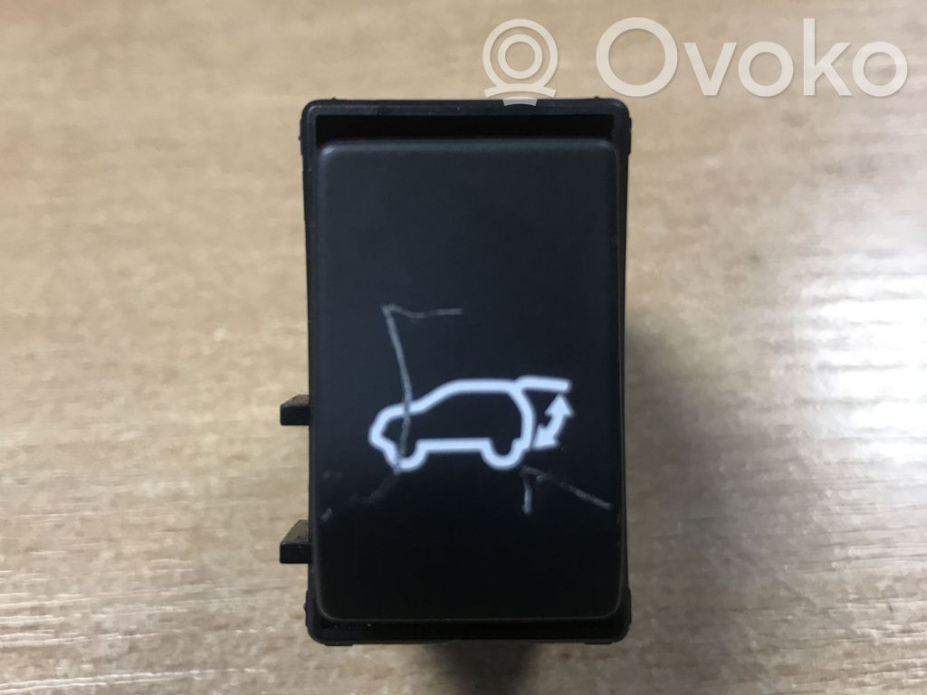 Lexus RX 450H Tailgate opening switch 