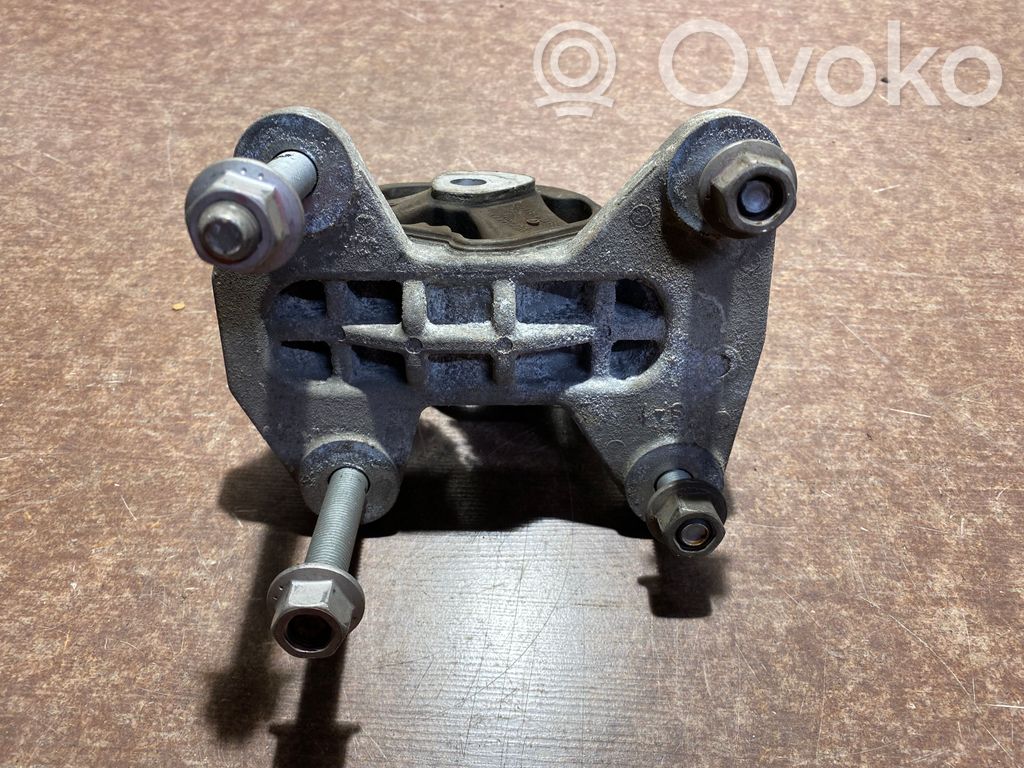 Lexus RX 450H Engine mount bracket 