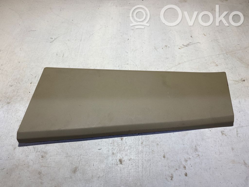 Land Rover Discovery 4 - LR4 (B) pillar trim (bottom) 